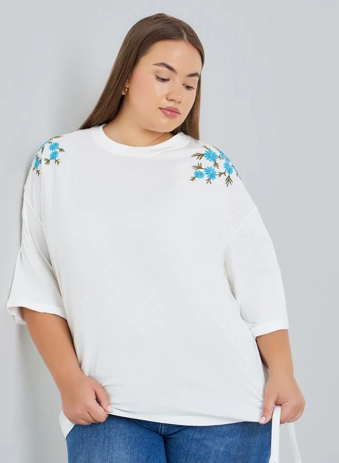 Styli Women Plus Size White Embroidered T-Shirt